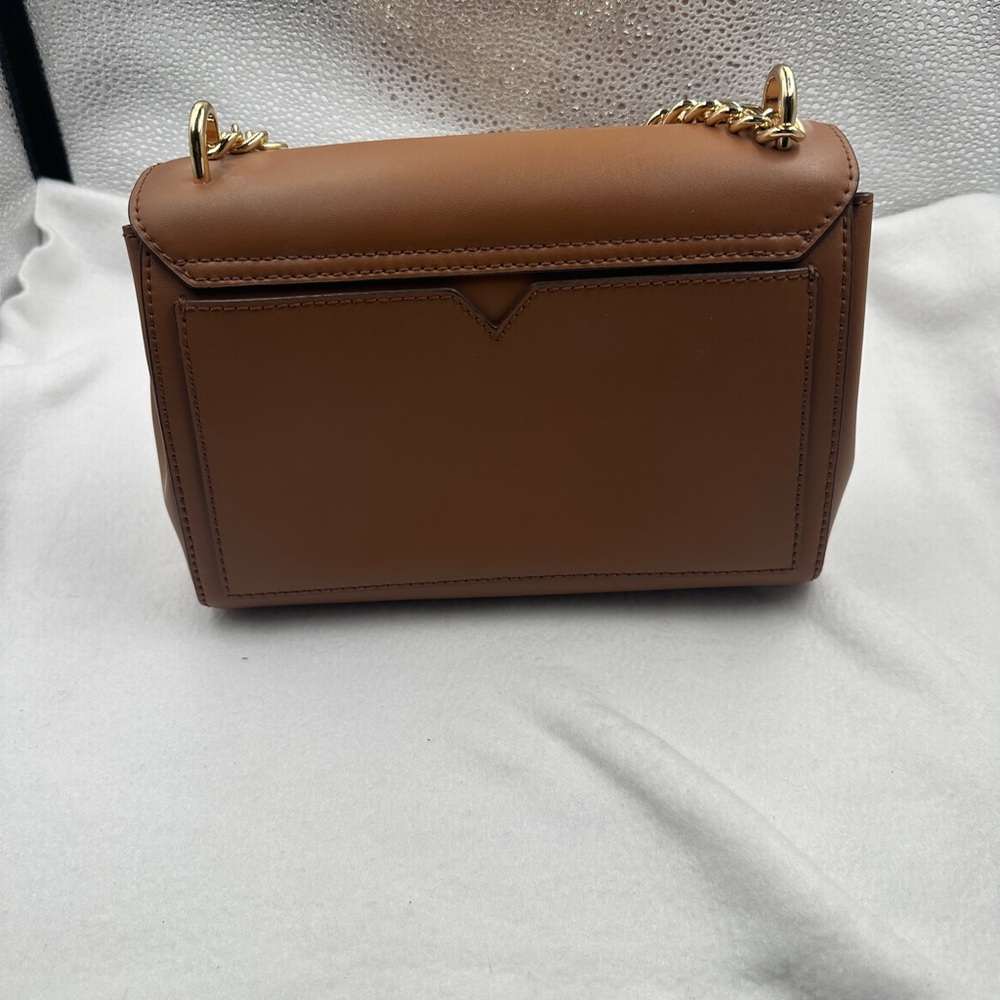Michael Kors Tan Shoulder Bag with Gold Chain - Picture 2 of 3